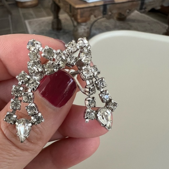 Beautifully Designed Rhinestone Drop Screw-Back Earrings - Picture 4 of 5